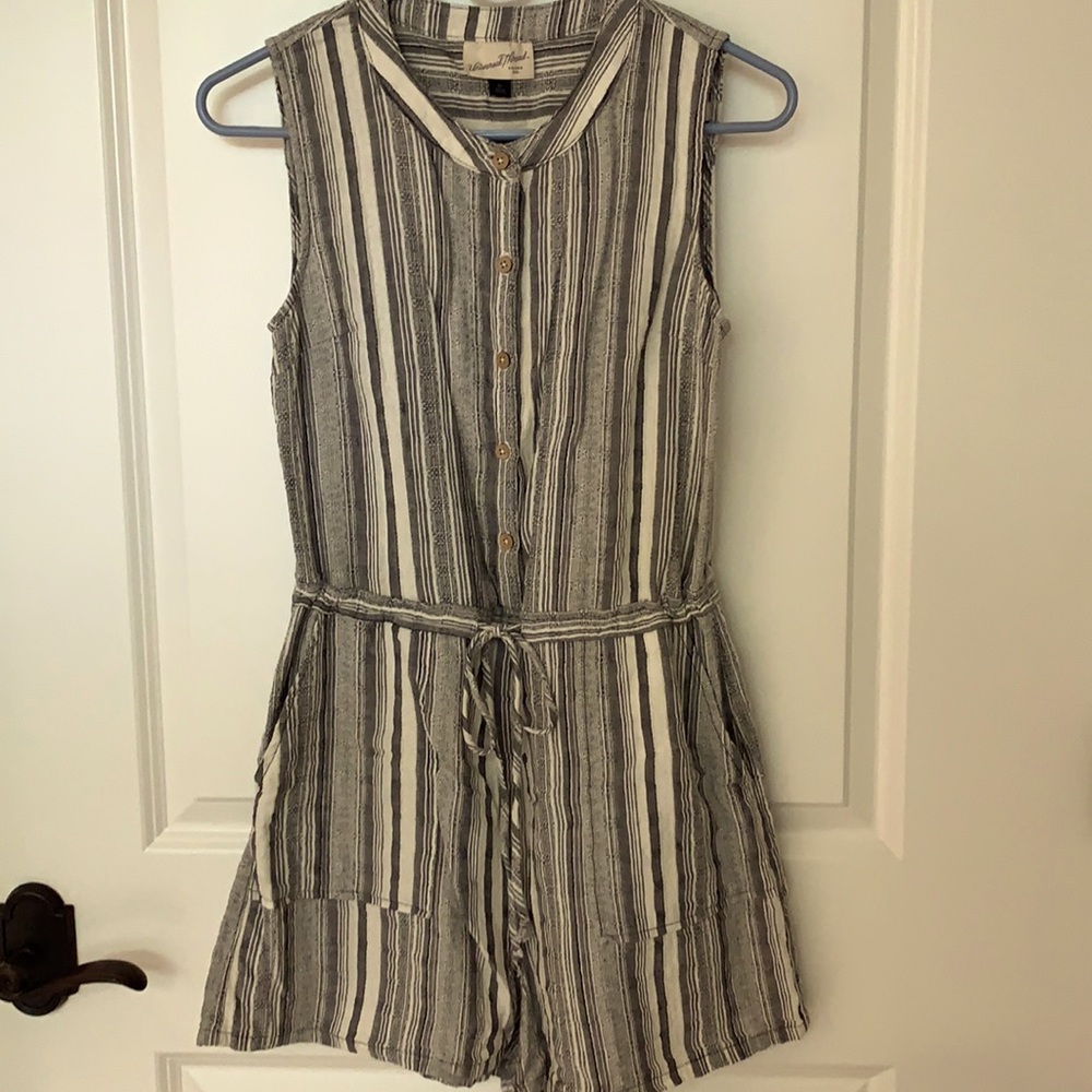 Universal thread shorts romper